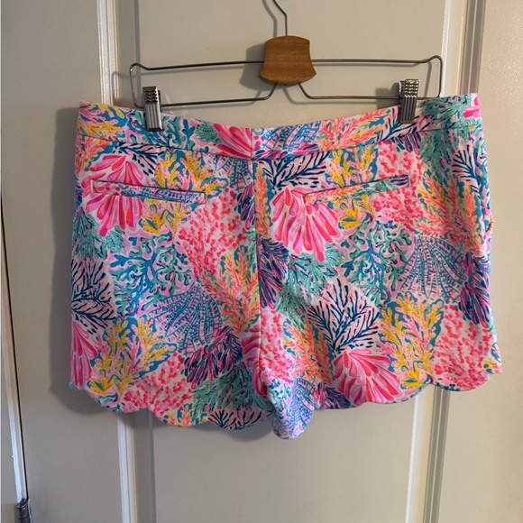 Lilly Pulitzer 5” Buttercup Shorts, Size 14 - Picture 2 of 5